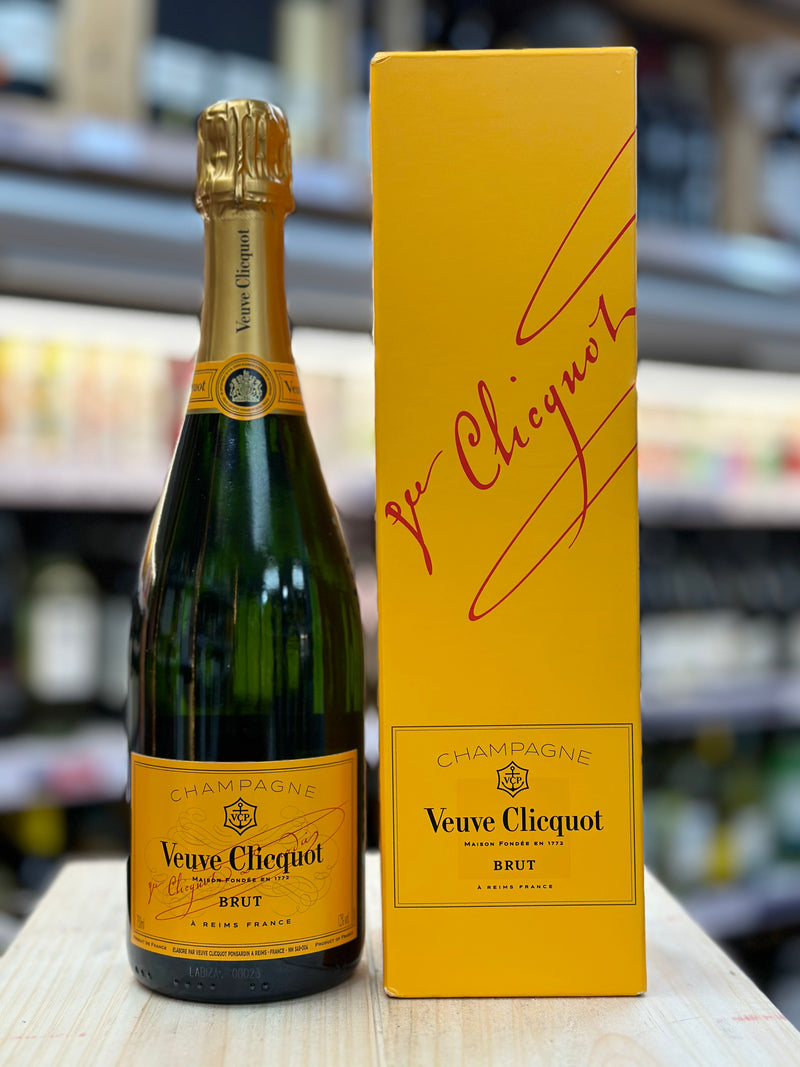 Veuve Cliquot Brut Champagne 75cl